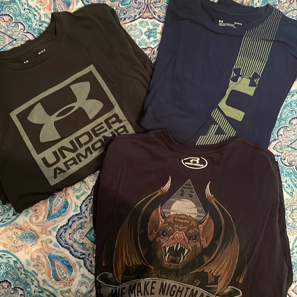 Mens Under Armor Large T shirts